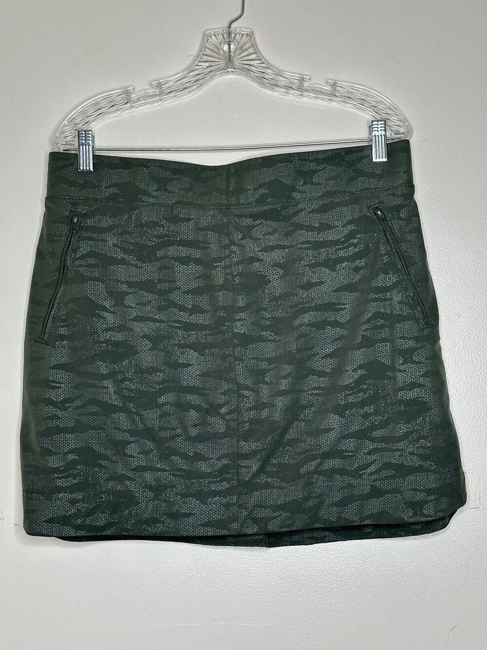 Orvis Green Camouflage Skort Woman’s Size Large Green Elastic Waist Athletic